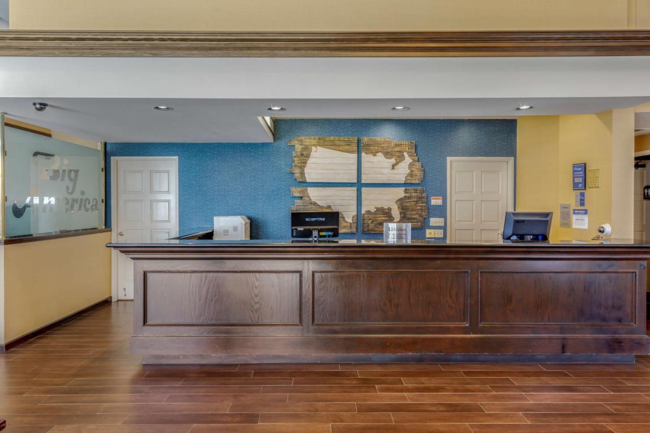 Western Big America Hotel 4*