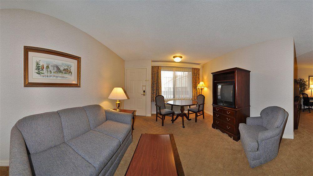 Best Western Plus Big America Hotel 4*
